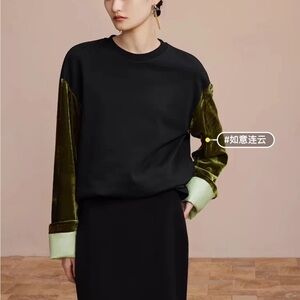 New mixed culture sweater size Large